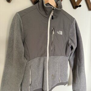 Women's Northface Retro Denali Jacket size small grey